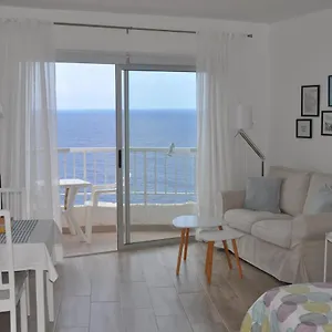 bright-studio-by-the-sea.in-canary-islands.com/